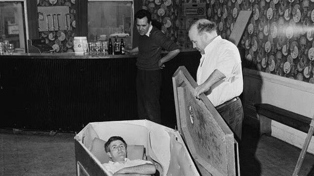 61일간 '셀프 생매장' 남성…극한 기록 도전한 사연은?