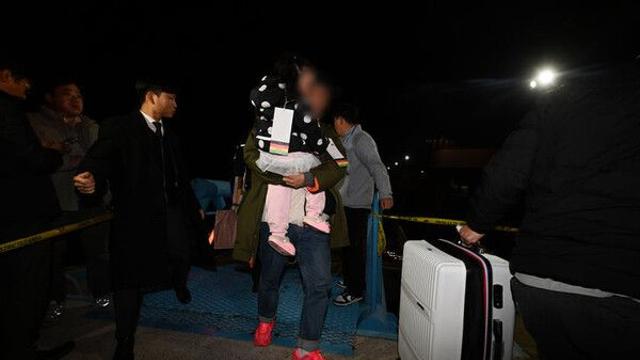 신안 해상서 항로 이탈 추정…여객선 좌초 267명 전원 구조(종합2보)