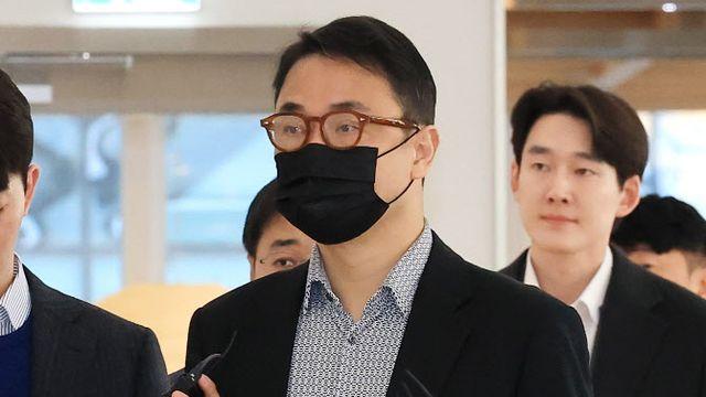 ‘김건희 오빠’ 김진우 구속심사 출석…‘묵묵부답’