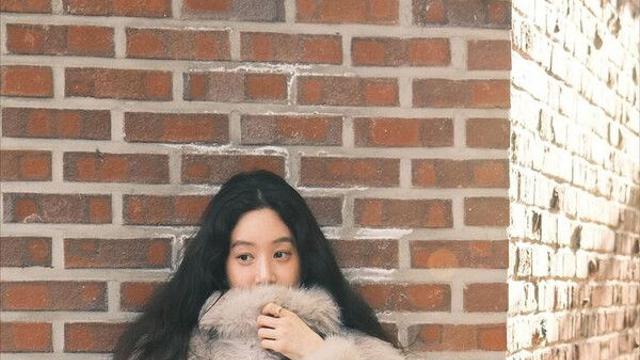 정려원 길거리서 찰칵…화보인 줄