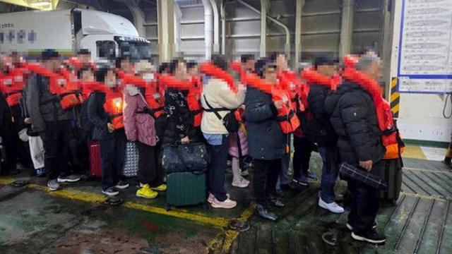 신안 해상서 267명 탑승 여객선 좌초…복지부 '주의 단계' 발령