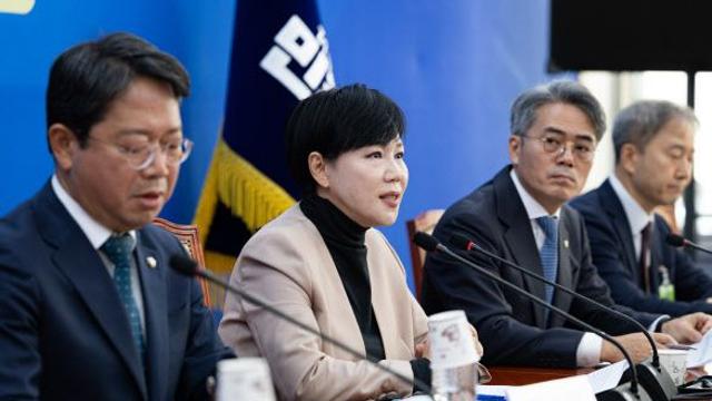 법사위 소속 범여권, '대장동 항소 포기' 집단 반발 검사장 18명 고발