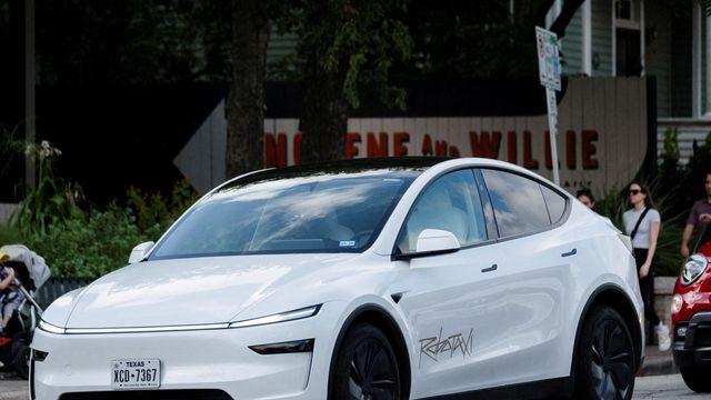 테슬라, 美애리조나서 차량호출서비스 허가…로보택시 발판