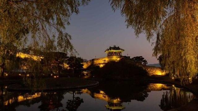 방화수류정에서 시작하는 수원 가볼 만한 곳, 역사의 숨결 따라 걷는 길