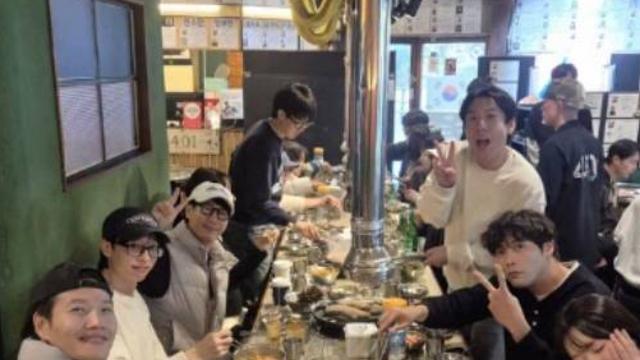 '런닝맨' 단체 회식 포착, 송지효 불참 의혹에 