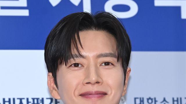 '2년 공백' 박해진, 스위스서 포착…덱스·이시언 옆 근황 