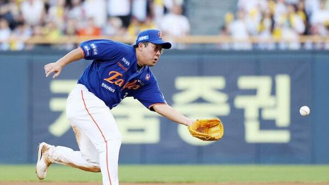 '72억원 FA' 안치홍, 2차 드래프트 통해 키움으로…이태양도 KIA행