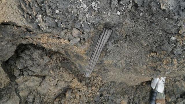 전문가들이 한참을 들여다봤다…물웅덩이 파내자 나온 ‘뜻밖의 글자’