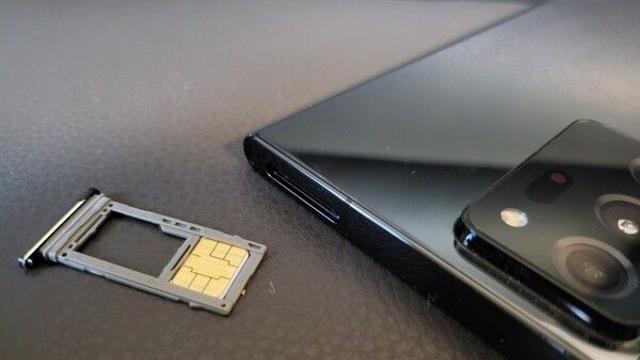 中, 'e심' 아이폰 정식 승인…손톱 크기 유심 칩 더 빠르게 사라질까