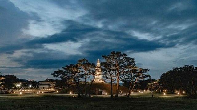 충주 가을에 가볼 만한 곳, 1500년  역사 중앙탑과 강변 풍경