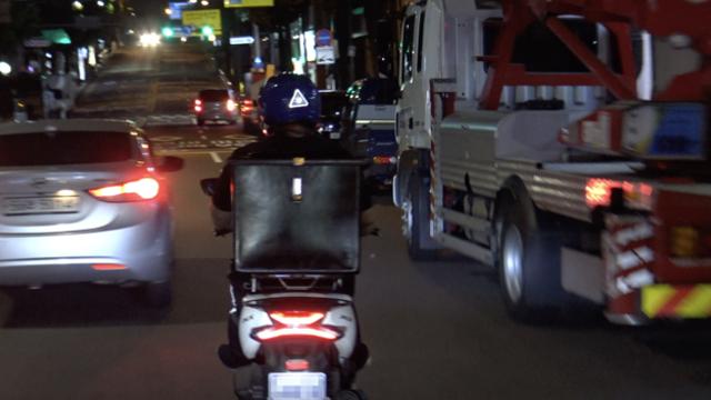 몸만 움직이면 돈 번다? 하루 60건 배달하다 '쾅', 누가 등 떠밀었나