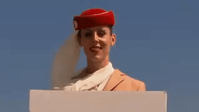 웃을 수 없었던 광고 모델.