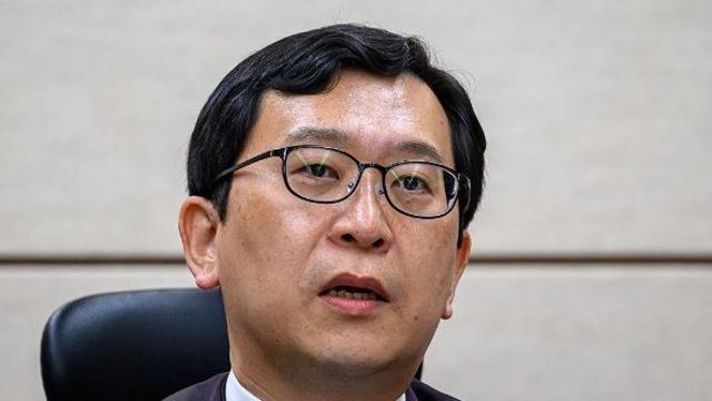 이진관 판사, 법정 소란 변호인에 감치·구금 명령