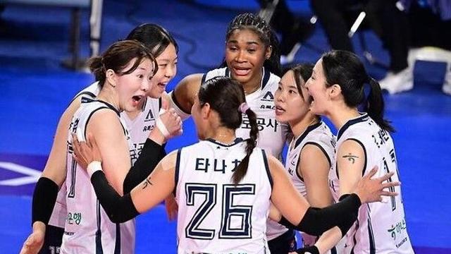 ‘모마 17점 폭발’ 한국도로공사, IBK기업은행 상대 셧아웃 승리...8연승 질주