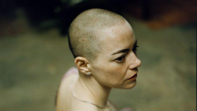 요르고스 란티모스X엠마 스톤, 미스터리 서사의 파괴적 재림