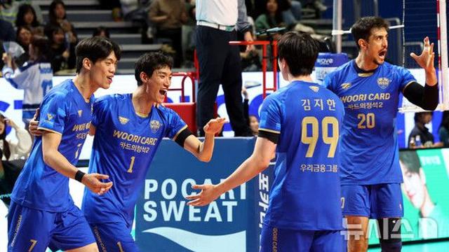 '아라우조 28득점' 우리카드, 삼성화재 완파하고 5연패 탈출(종합)