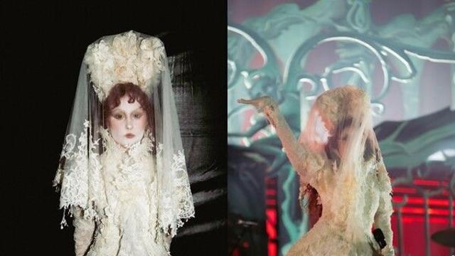 채플 론의 무대에서 빛난 빅토리아풍 맥퀸 커스텀 룩