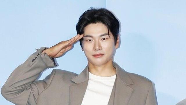 이이경 사생활 폭로자, '조작 인정' 입장 번복 후 돌연 SNS 계정 삭제… 소속사 