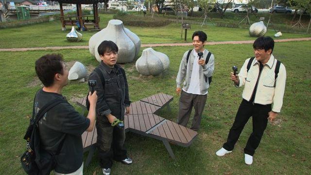 ‘77년생 동갑’ 허성태 “전현무와 세 번째 만났는데 말 놓기 어려워”