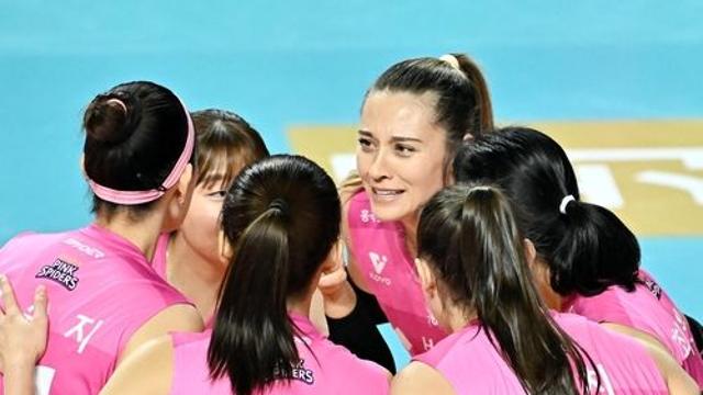 '레베카 28점' 흥국생명, 실바 앞세운 GS칼텍스에 3-1 역전승(종합)