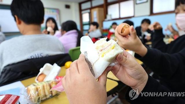 비정규직 파업에 서울 학교 173곳 급식 차질…파업 참여율 5.69%