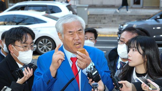 경찰, '서부지법 폭력난동 배후 의혹' 전광훈 목사 재소환