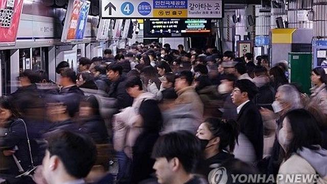 출근하자마자 퇴근하고 싶은 마음…에세이 '집에가고싶다'