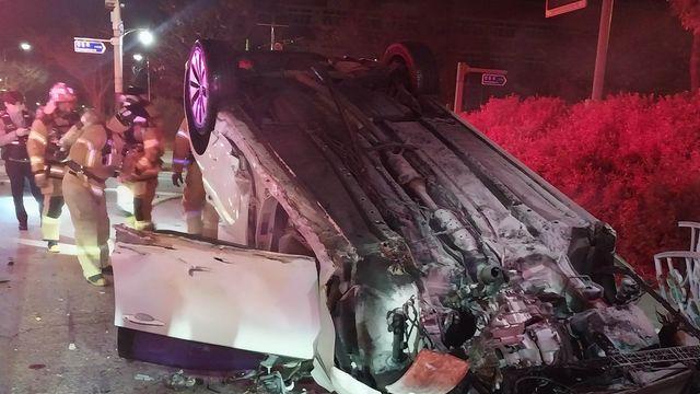 전주서 승용차 운전자, 도로 경계석 들이받고 달아나