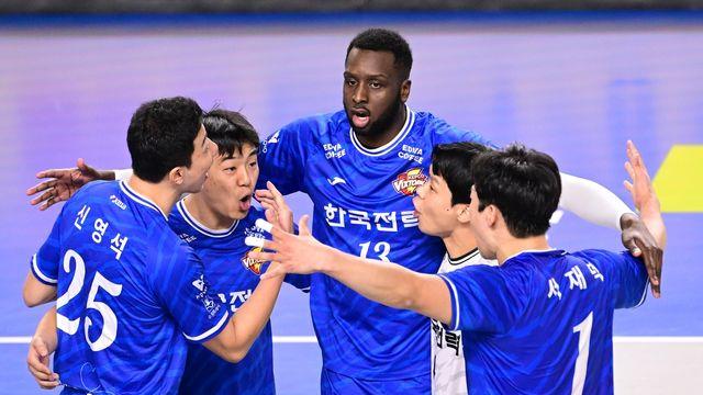 '베논 24점' 한국전력, 디펜딩 챔프 현대캐피탈에 '셧아웃' 승리