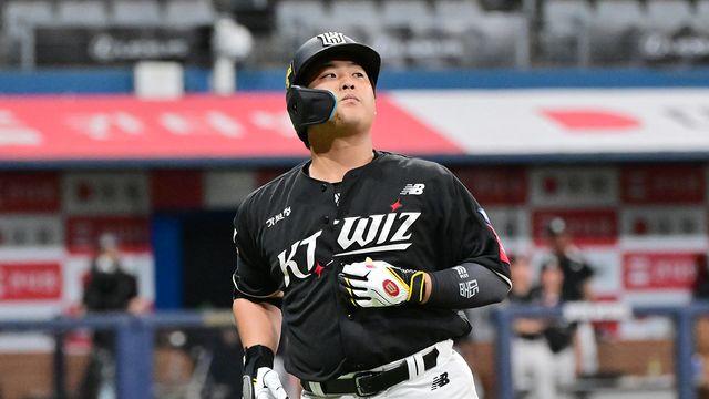 '엄상백·심우준→강백호까지?' KT, 2년 연속 '핵심 전력' 줄줄이 한화로…남은 총알은 어디 향할까