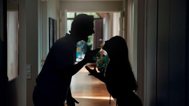 불륜 남편과 7년 각방…아내가 꺼낸 '전 재산 포기 각서' 효력 있나