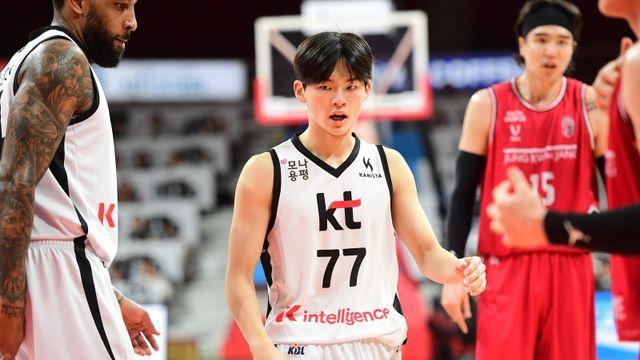 SUN 없는 KT, SUNG이 떴다…데뷔전부터 롤모델처럼 활약, 가드진 숨통 트이나