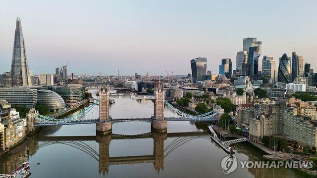 '상승세' 런던증시서 돈 빼는 영국 투자자들