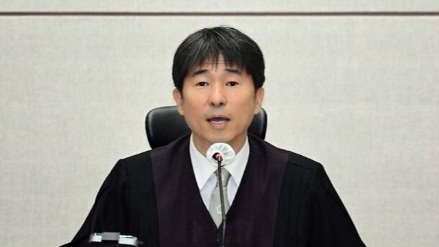 공수처, '접대 의혹' 지귀연 첫 압수수색…택시앱 기록 확보