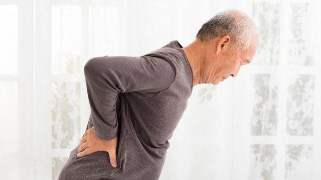 환절기에 심해지는 ‘허리 통증과 다리 저림’, “단순 근육통이겠지” 했다간