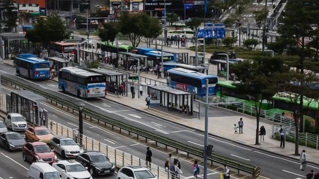 한국인들이 불행한 이유라는데...
