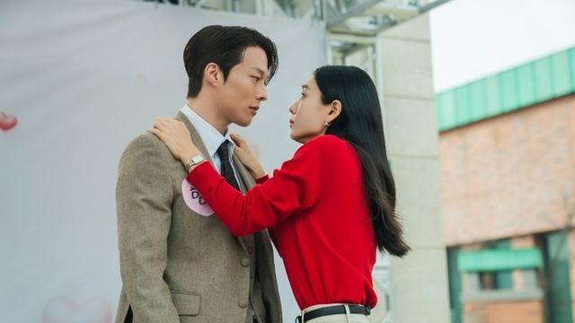 SBS ‘키스는 괜히 해서!’ 장기용X안은진, 마주선 두 남녀 ‘설렘 폭발’