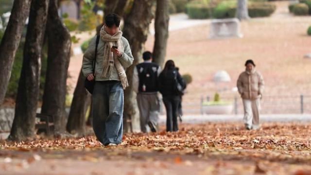 [내일 날씨] 늦가을 큰 일교차 계속…중부내륙 아침 영하권