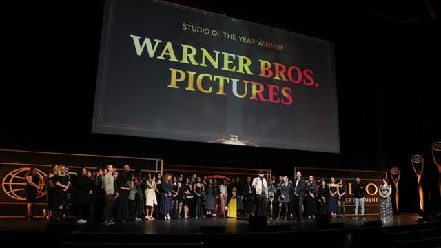 ‘워너’ 놓고 대형 미디어 간 격돌···넷플릭스·컴캐스트·파라마운트 참전