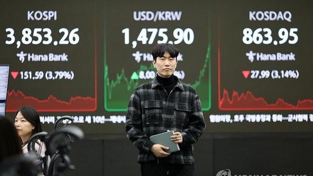 [마켓+]외국인 3조 순매도 '역대 최대'…'검은 금요일'