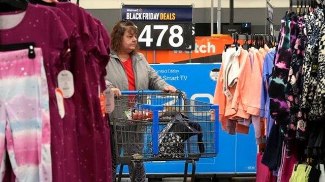 美 소비, 둘로 갈렸다…월마트 실적이 보여준 '부익부·빈익빈'