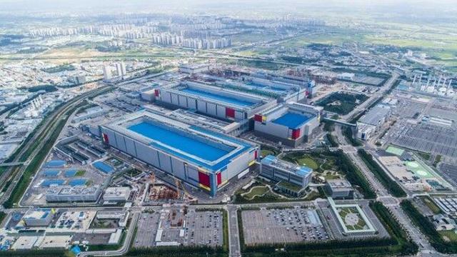 삼성전자, 내년 2나노 파운드리 생산능력 2배 이상↑…TSMC 격차 좁힐까