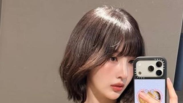 조이도 뼈말라 되나…군살 제로 허리 ‘완벽 S라인’ [AI 포토컷]