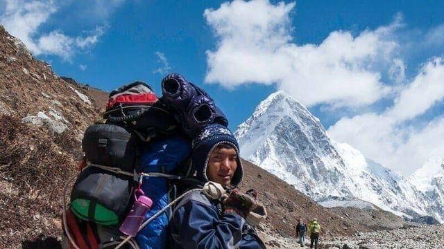 치트키 쓰는 동네 뒷산 원정대 수준