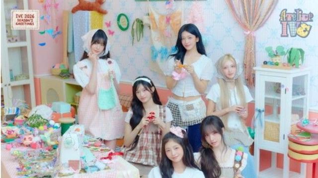 IVE Unveils 2026 Season's Greetings 'ATELIER IVE'... The '7-Time Consecutive Million-Sellers' Show Off Lovely Visuals in a Studio Concept