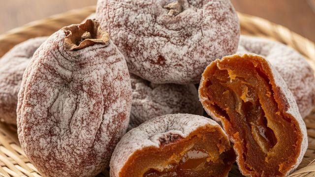 “곰팡이 핀 줄” 곶감 표면에 하얀 가루 먹어도 될까? 알고보니…