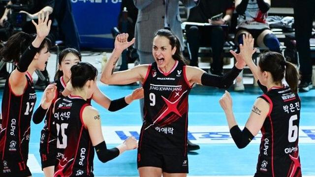 [STN 현장] ‘자네테 복귀 후 23점’ 정관장, ‘조이 28점 폭발’ 페퍼저축은행 3-1 제압...연패 탈출 성공