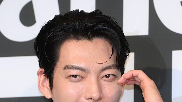 '신민아♥' 김우빈, 본사 대표에 섭섭함 토로…