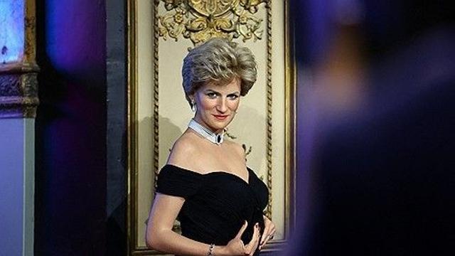 '리벤지 드레스' 입은 다이애나비 밀랍 인형 파리서 공개