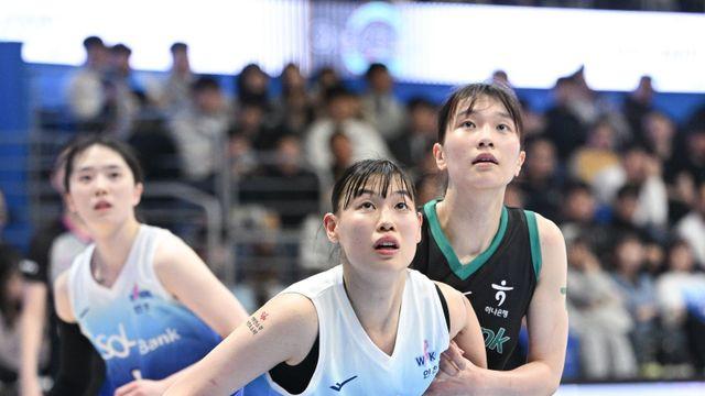 신한은행, ‘더블 더블’ 홍유순 앞세워 하나은행 제압…최윤아 감독 데뷔 첫 승